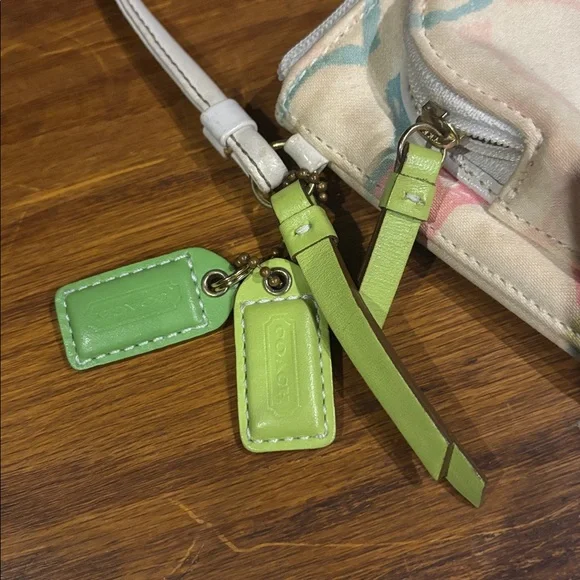 Coach pastel scribble Double pocket wristlet Y2K - Picture 4 of 8